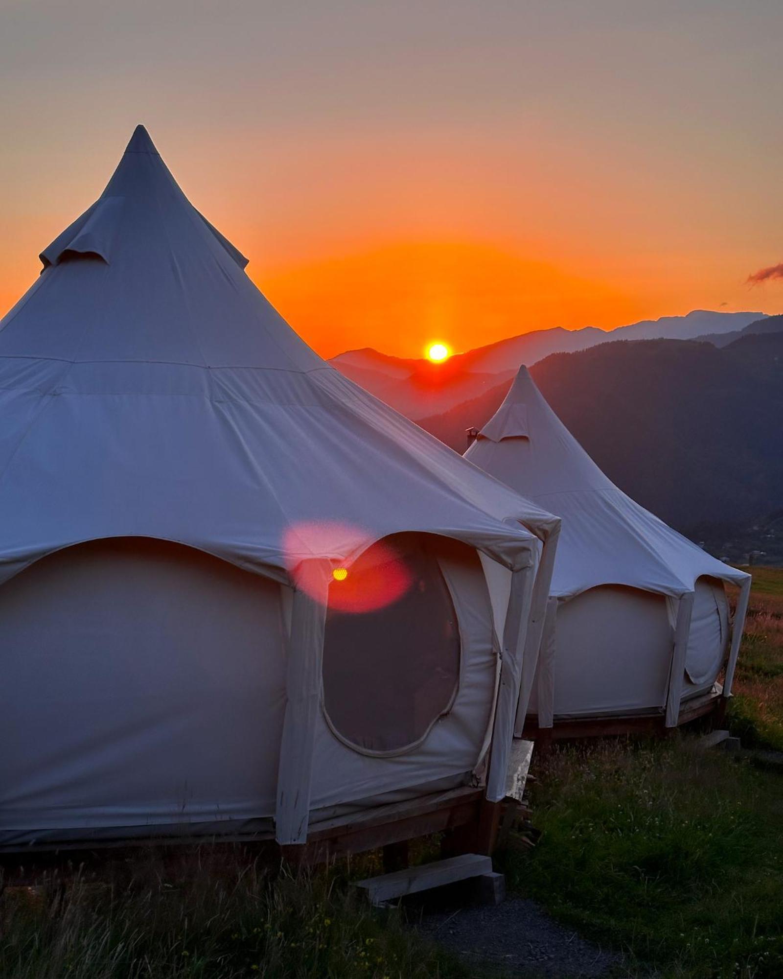 Отель Glamping Tago Khulo Экстерьер фото